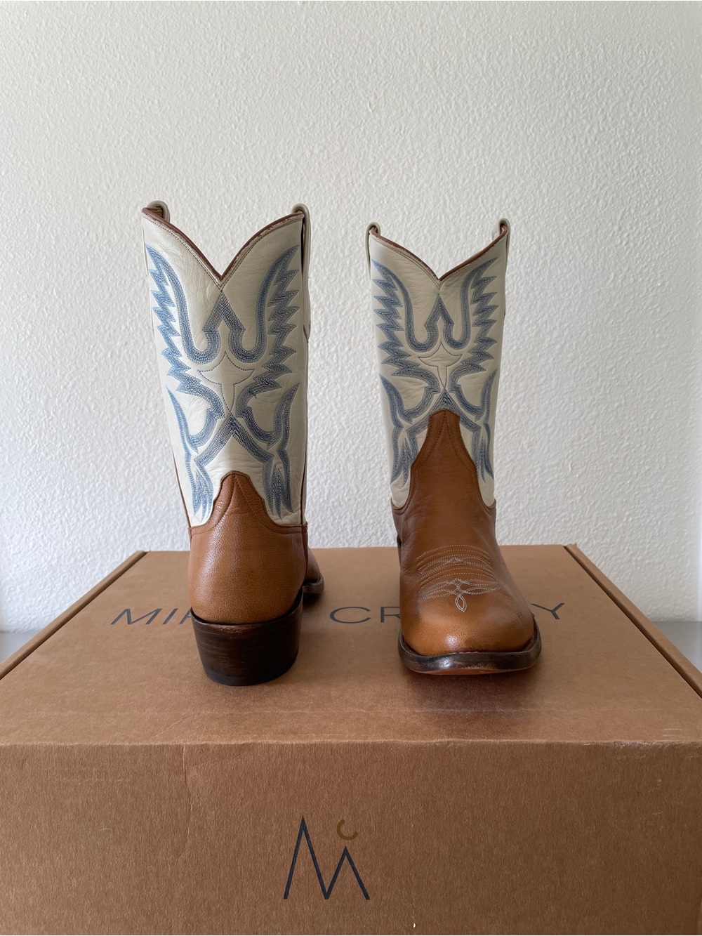 Miron Crosby Samantha Boot in Crème - Picture 3 of 9